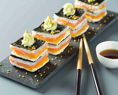 recette-sushi-millefeuille-saumon-mangue-470×379