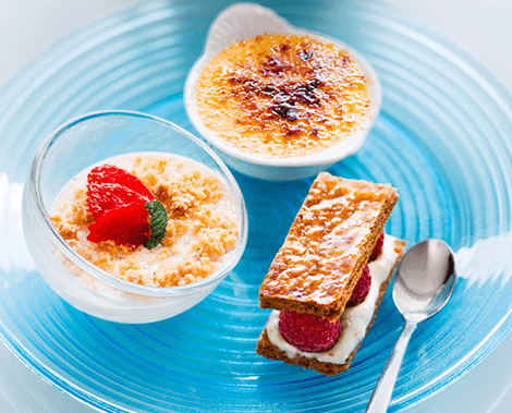 Café gourmand à la vanille et aux fruits rouges